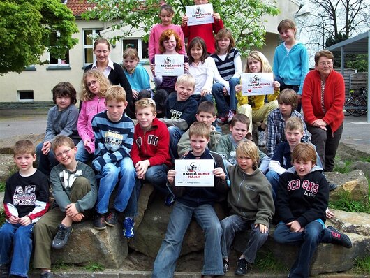 Foto: 28.04.2008 "School Attack"-Aufnahme mit der Grundschule Uentrop