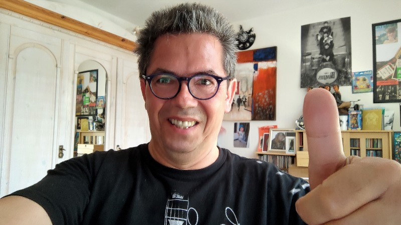 Ralf Grote präsentiert die Charts Foto: Ralf Grote präsentiert die Charts