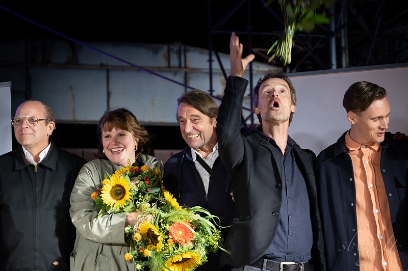 Foto: Nicht nur die Hauptdarsteller waren bei der Premiere auf Phoenix-West dabei