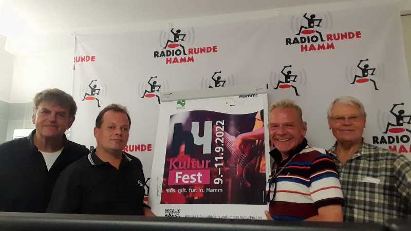 Führen durch die Sendung: (v.l.) Klaus Harkenbusch, Andreas Friebel, Volker Sartor und Klaus Skrzipietz Foto: Führen durch die Sendung: (v.l.) Klaus Harkenbusch, Andreas Friebel, Volker Sartor und Klaus Skrzipietz
