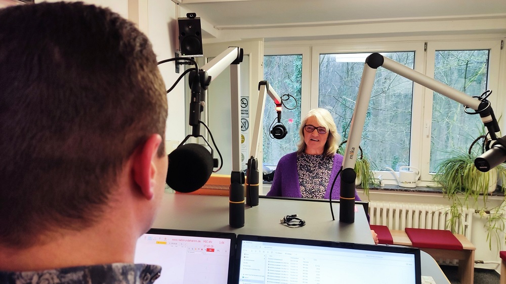 Foto: Monika Dirks und Artur bei der Radio Runde Hamm