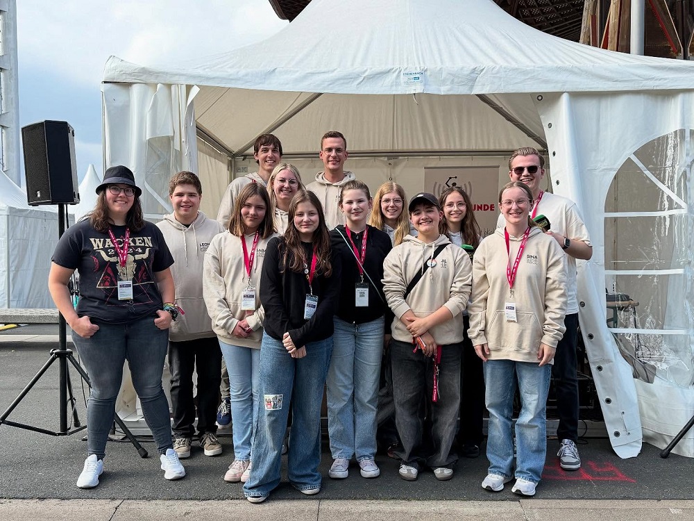 Foto: Hannoveraner Gruppenbild der Hitwaver (Foto: Radio Hitwave)