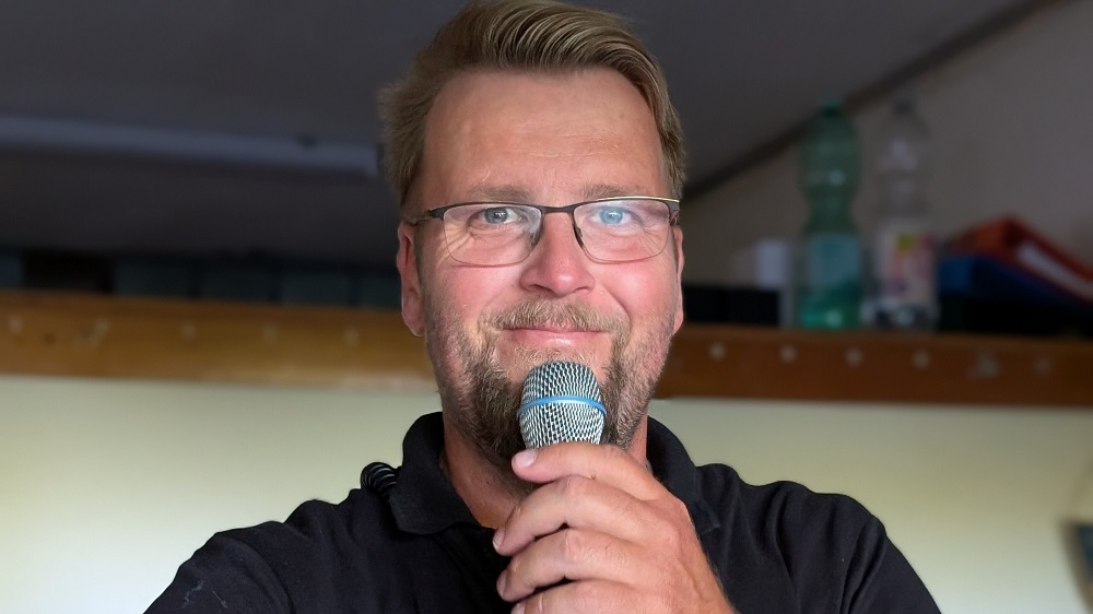 Foto: Sebastian beim Soundcheck im Technik-Raum