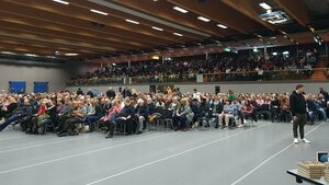 Foto: Lange haben die Fans in Hemer auf Torsten Sträter warten müssen - Impressionen seines Gastspiels