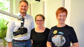 Foto: Zu Gast am "Stammtisch": (v.l.) Peter Scholz, Simone Pilk und Gudrun Gall