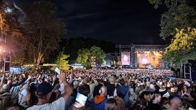 Foto: Volles Haus im Kurpark