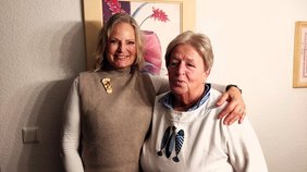 Gudrun Luther (l.) ist heute zu Gast bei Edeltraud Tümmers Foto: Gudrun Luther (l.) ist heute zu Gast bei Edeltraud Tümmers