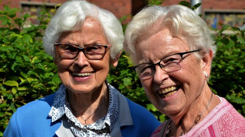 Foto: Maria Roppertz (l.) und Christel Homann: Hammer Bürgerradiostimmen der ersten Stunde