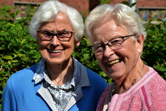 Foto: Diese beiden Damen sorgten dafür, dass bei der Radio Runde Hamm in den ersten Jahren viel "Platt" gesprochen wurde: Maria Roppertz (l.) und Christel Homann (hier bei einer Veranstaltung im Jahre 2021)