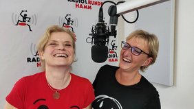 Foto: Lachen, was das Zeug hält: Astrid Wunder (l.) und Nicole Plieth