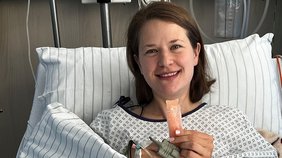 Foto: Wassereis im Aufwachraum: Für die Patientin ein erfrischender Start nach der Operation (Foto: St. Barbara-Klinik Hamm GmbH)