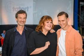 Foto: (v.l.) Jörg Hartmann, Stefanie Reinsperger, Rick Okon