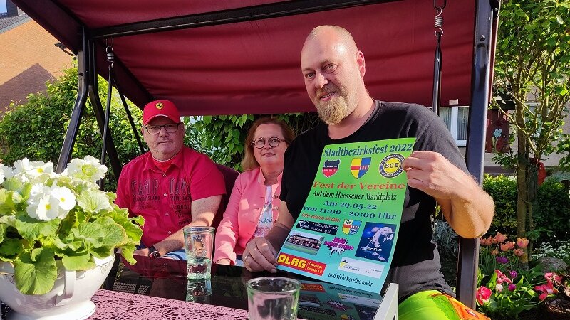 Foto: (v.l.) Ferry Weijmans, Erzina Brennecke, Ferry Weijmans und Marc Pape