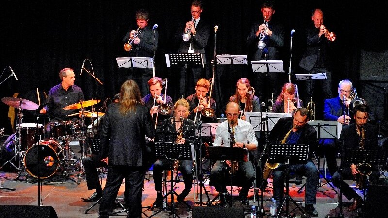 Foto: Das East West European Jazz Orchester kommt mit Gästen nach Ahlen (Foto: Kurt Rade)
