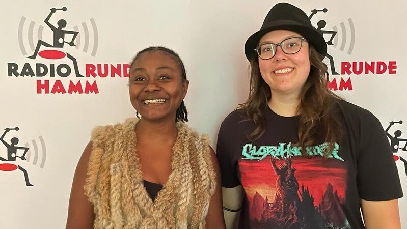 Foto: Julienne Hermine Kenmoe (l.) ist zu Gast bei Madeleine Luhmann
