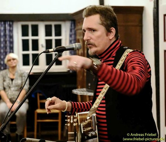 Foto: 06.11.2018 - Shane Alexander bei seinem Auftritt im Brokhof (Foto: Andreas Friebel)