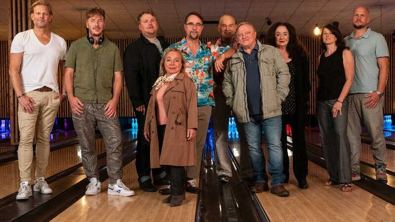 Foto: (v.l.): Jan Kruse (Bavaria Produzent), Sven Halfar (Regie), Mirko Schrader (Björn Meyer), Silke Haller „Alberich“ (ChrisTine Urspruch), Prof. Karl-Friedrich Börne (Jan Josef Liefers), Herbert Thiel (Claus D. Clausnitzer), Frank Thiel (Axel Prahl), Wilhelmine Klemm (Mechthild Großmann), Sophie C. Seitz (Redaktion WDR), Timo Moritz (Kamera) (Foto: © WDR/Thomas Kost)