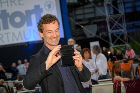 Foto: „Das glaubt mir doch sonst niemand“ meint Hartmann und fotografiert seinerseits das Publikum