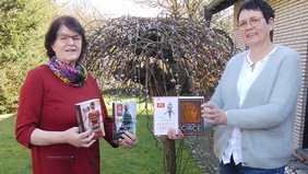 Foto: Lieselotte Bergenthal und Karin Berheide (r.)