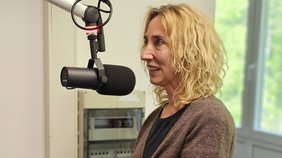 Foto: Eileen van Aast am "Stammtisch" (Foto: Michael Prenger)