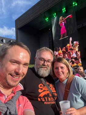 Foto: Für die Radio Runde Hamm vor Ort in Hemer: (v.l.) Matthias, André und Sonja