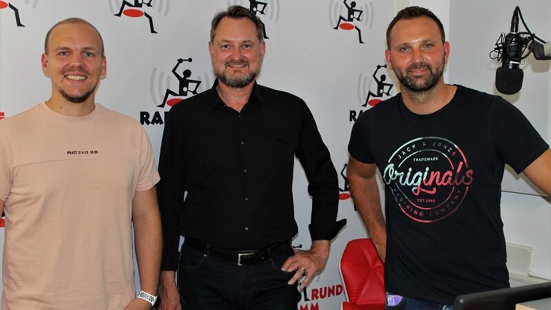 Foto: Sven Pahnreck (r.) und Jan-Philipp Faros (l.) mit Peter Scholz