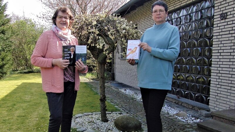 Foto: Lieselotte Bergenthal und Karin Berheide haben wieder interessante Bücher im Gepäck